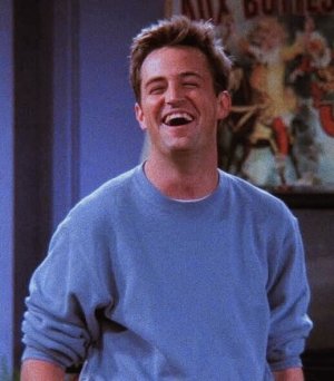 Reprodução/ Amino Apps Chandler Bing sorrindo