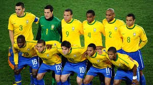 Time do Brasil posando para foto em copa de 2010