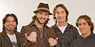 Reprodução// Site Central Brasileira de Shows Homens sorrindo/ Falamansa