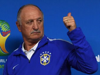 Homem fazendo joia com a mão/ Luiz Felipe Scolari