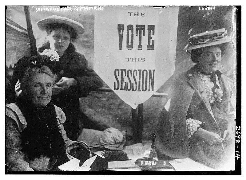 Petição de sufragistas norte-americanas pelo voto feminino.