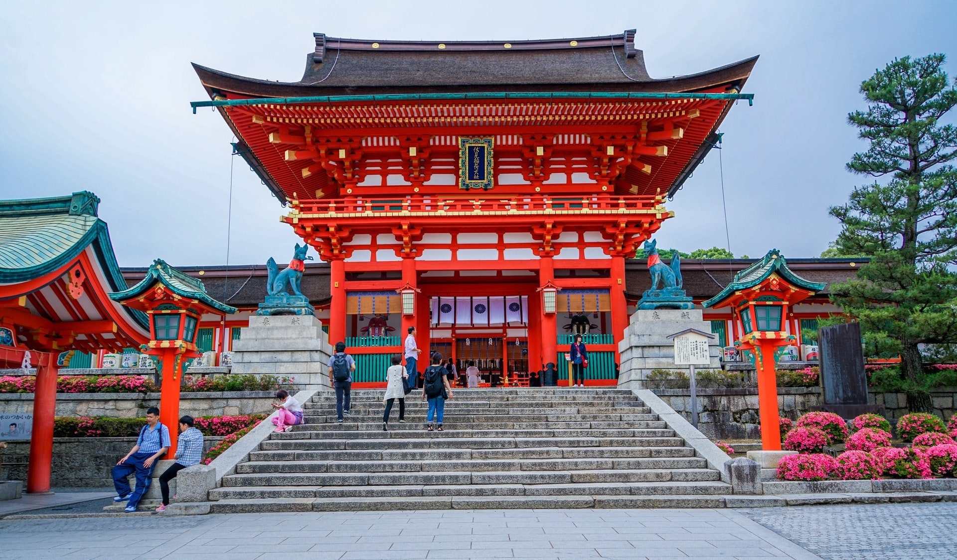 Templo vermelho no Japão