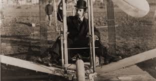 Santos Dumont em um de seus aviões