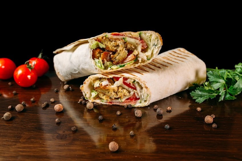 123rf / Dzmitry Held Tortillas e legumes em volta