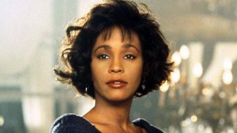 Imagem de Whitney Houston como sua personagem Rachel no filme 'O guarda-costas'