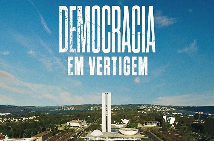 Capa do documentário Democracia em vertigem da netflix.