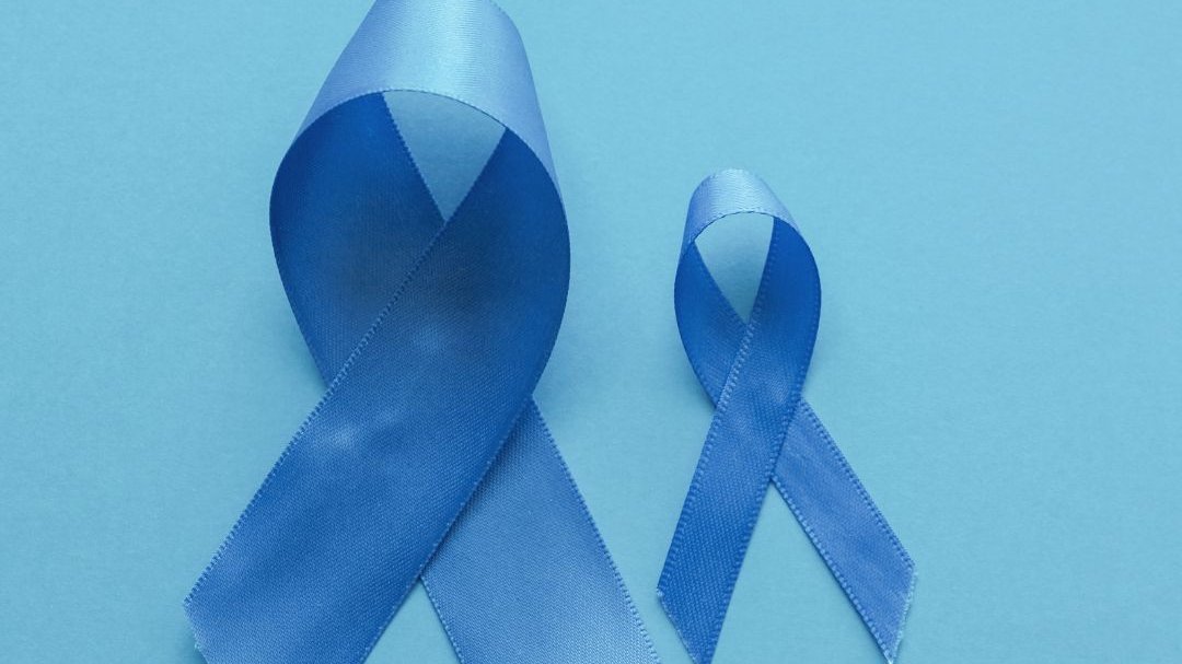 Dois laços azuis em referência à Novembro Azul