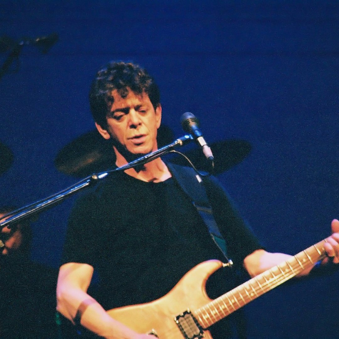 Imagem do cantor e guitarrista norte-americano Lou Reed