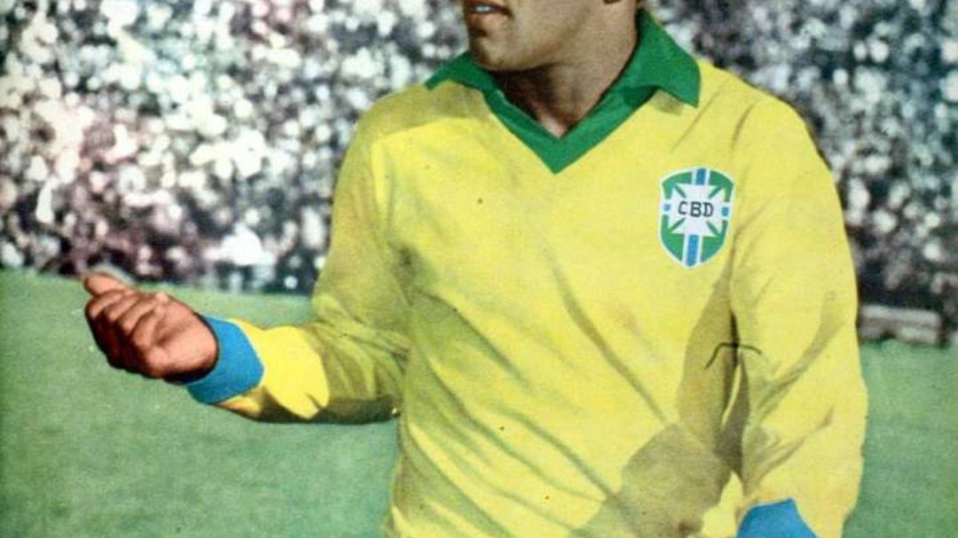 Imagem do jogador de futebol Garrincha, na capa de uma revista