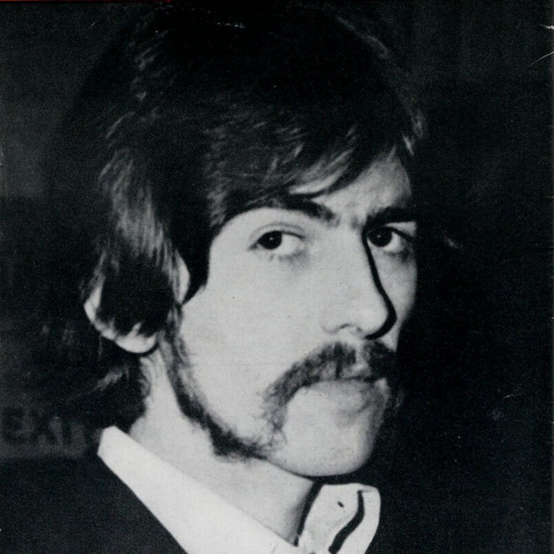 Fotografia do músico e compositor George Harrison