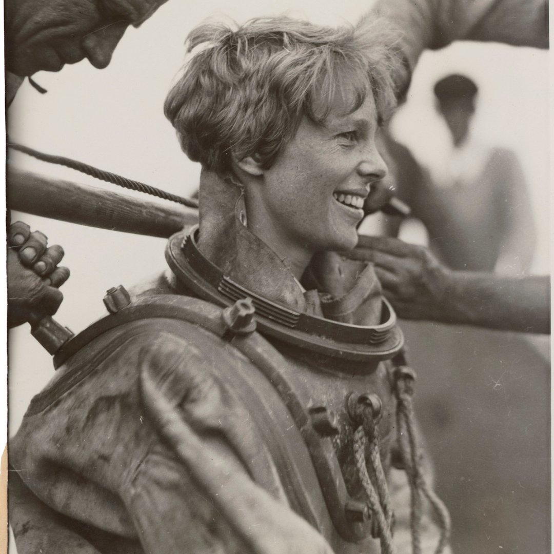Imagem da primeira mulher a pilotar um avião sozinha pelo Oceano Atlântico, Amelia Earhart