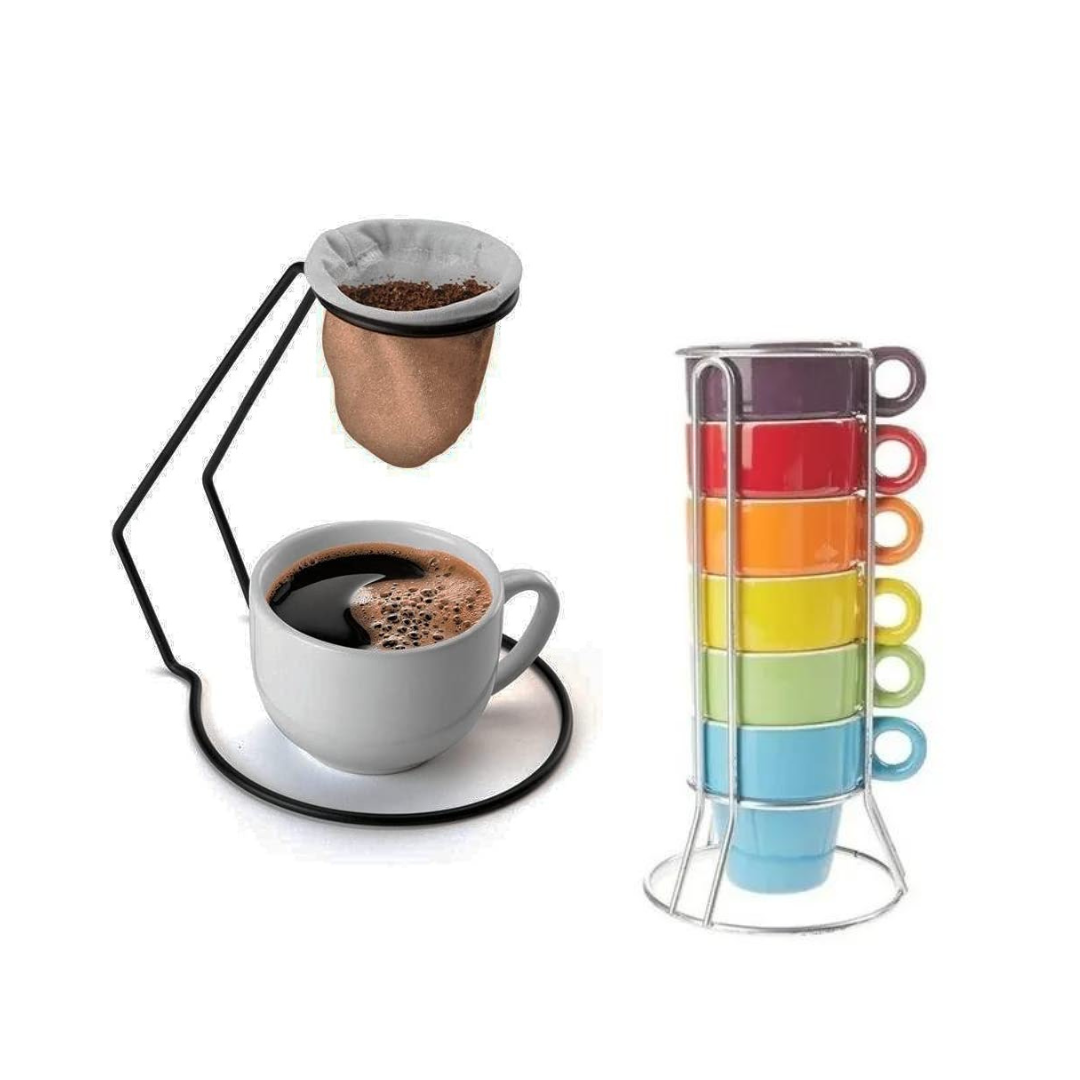 Um mini coador e xícaras de café coloridas ao lado.
