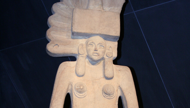 Estátua da asteca Tlasolteotl