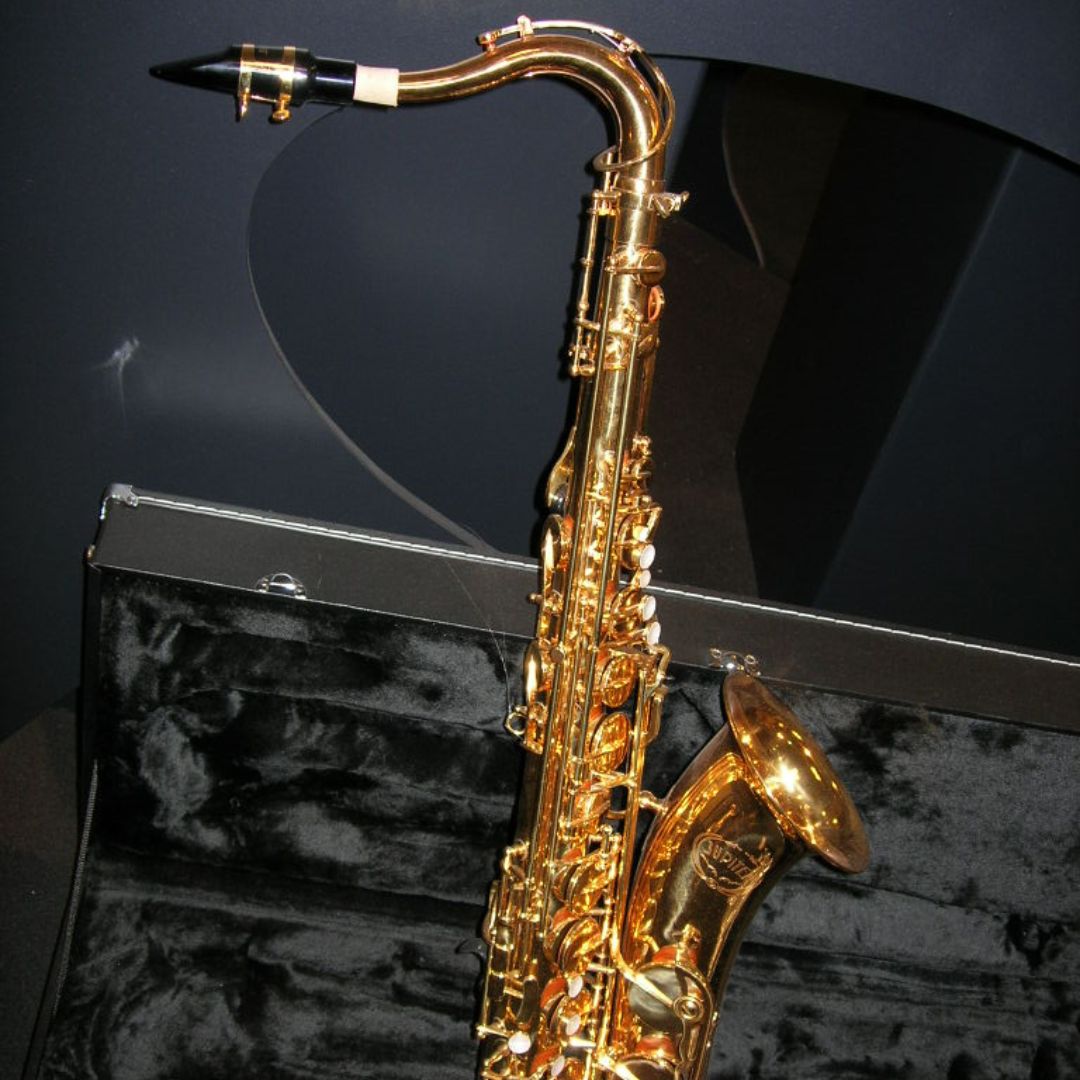 Imagem de um saxofone - 17 de maio