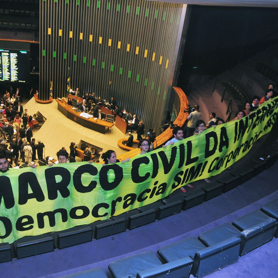 Imagem do Marco Civil da Internet no parlamento - 23 de abril