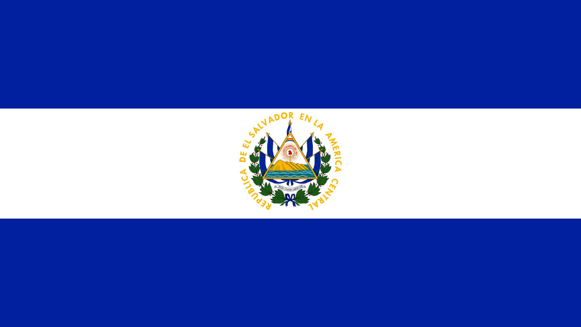 A bandeira de El Salvador é baseada na bandeira dos Estados Unidos da América Central, foi inicialmente adotada em 1822, abandonada em 1865, reintalada em 1912, e confirmada em 1972. Ela possui duas cores: azul e branco.