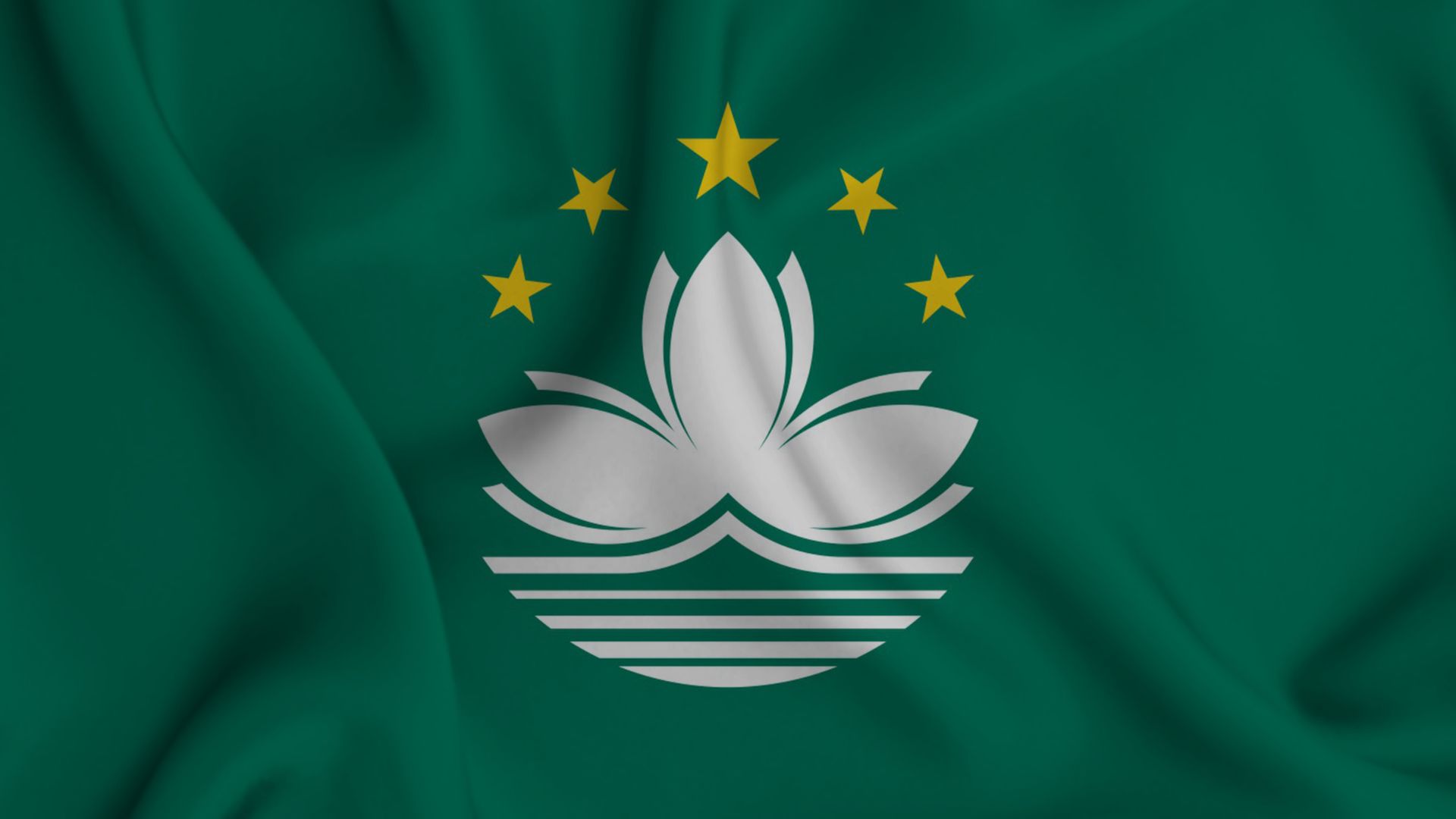 A bandeira do Macau tem a cor é verde, tendo ao centro uma flor de lótus branca de três pétalas. Por cima da flor estão cinco estrelas e por baixo, a ponte e água do mar.