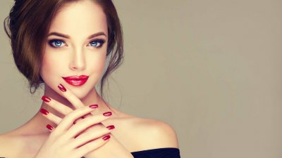 Resultado de imagem para mulher feliz