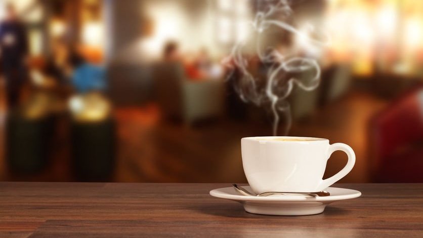 123rf/Jakub Gojda Xícara de café sobre pires