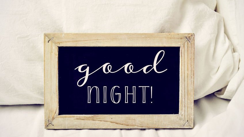 Placa escrito Good Night (boa noite, em inglês)