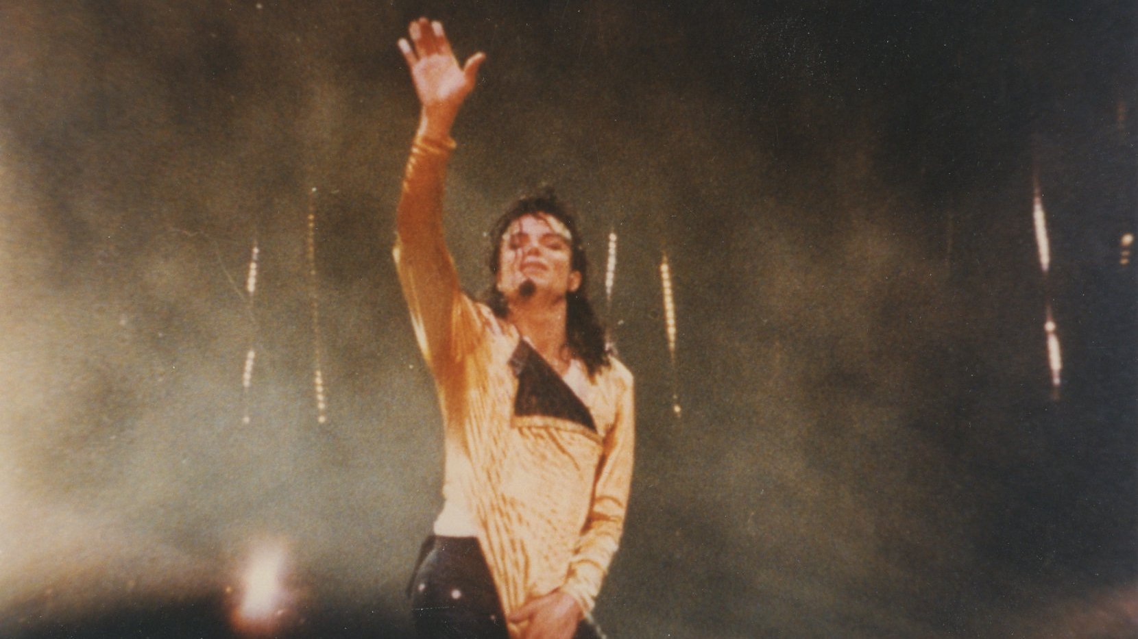 Michael Jackson se apresentando em show