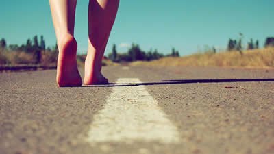 Resultado de imagem para imagem de seguir em frente sem olhar para trás