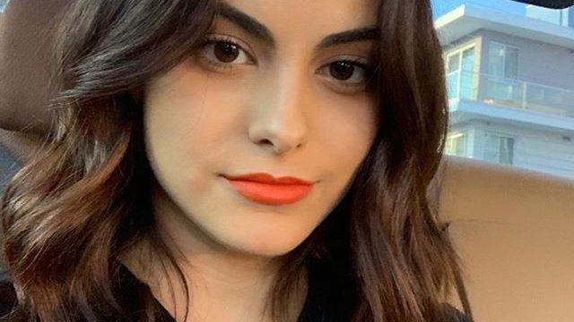 Selfie de Camila Mendes.