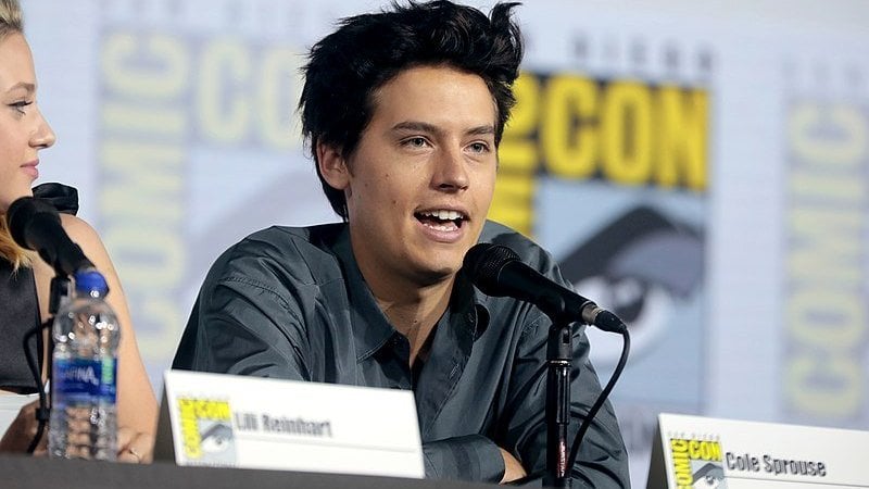Ator Cole Sprouse na ComicCon Experience.