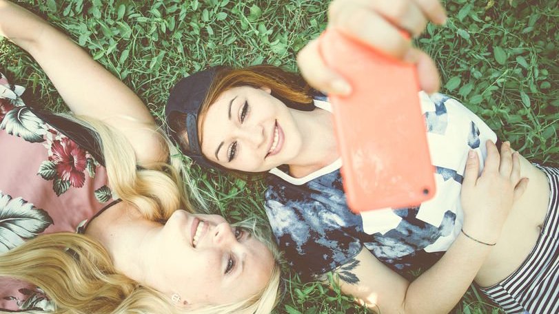 Legendas para selfie de amigos distantes