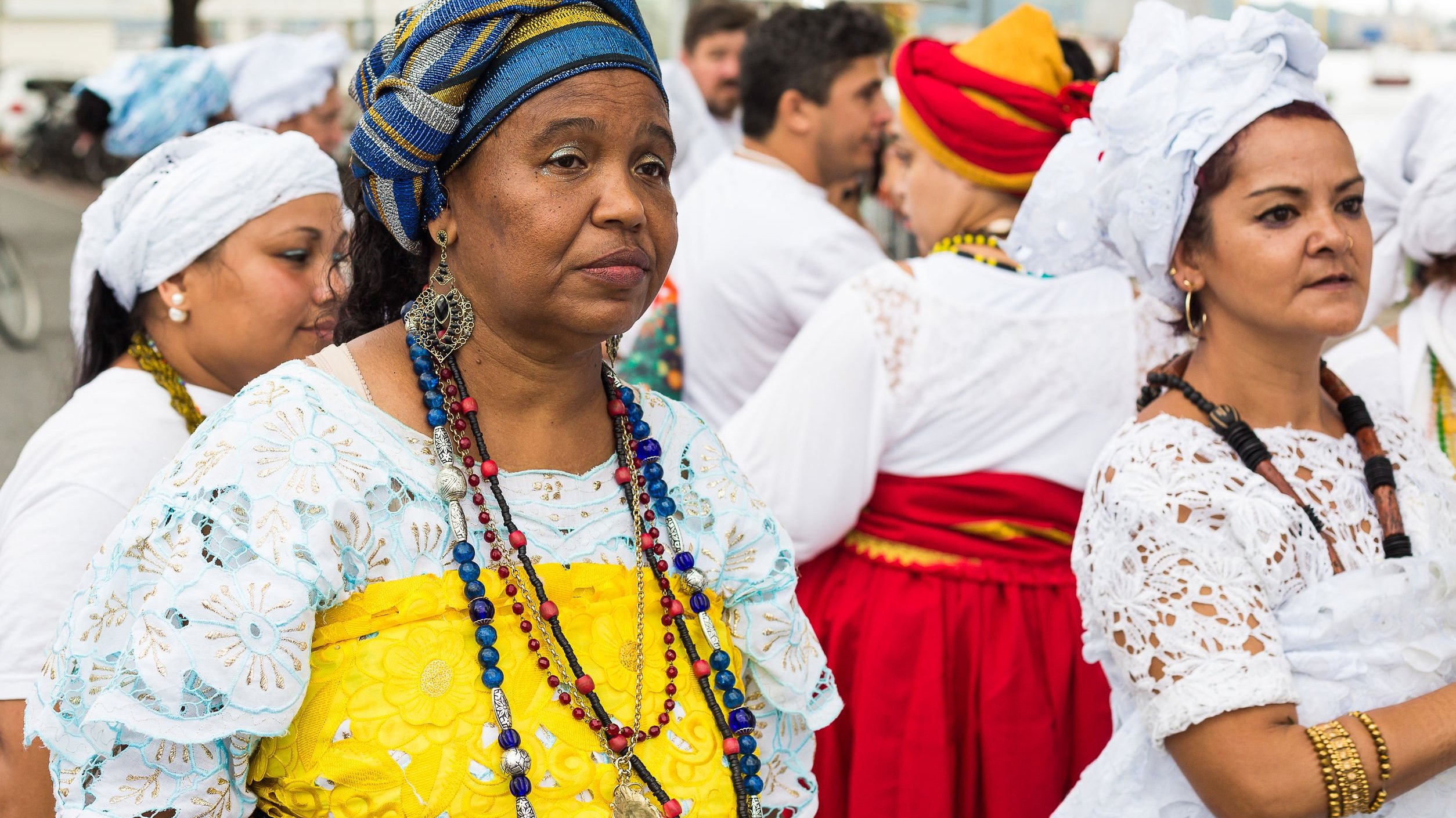 Mães de Santo uma ao lado da outra