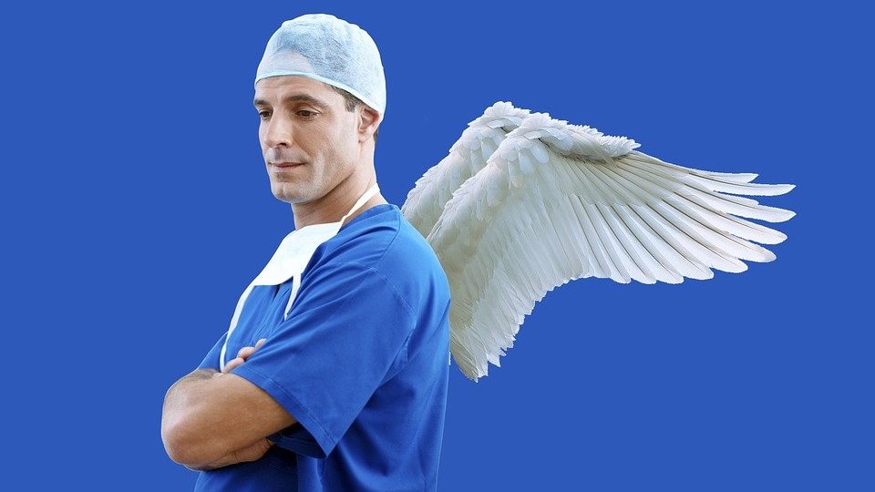 Homenageie os médicos, nossos anjos de plantão!