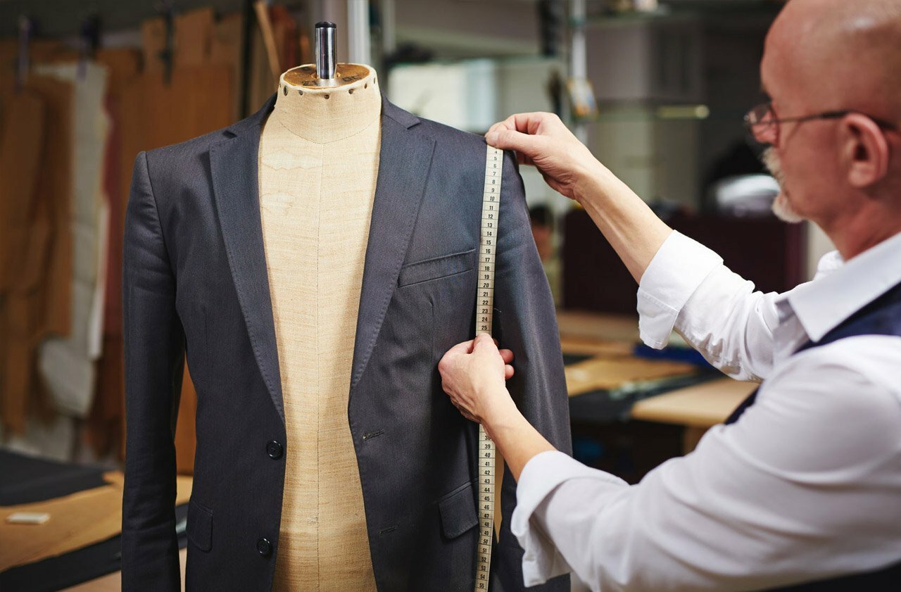Dia do Alfaiate, o mestre da costura e criação de roupas