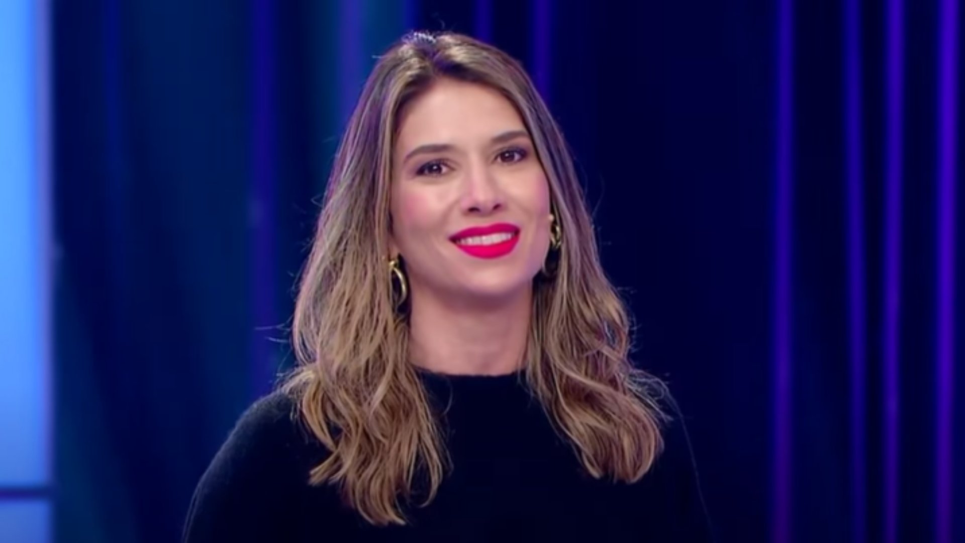 Foto da apresentadora Rebeca Abravanel