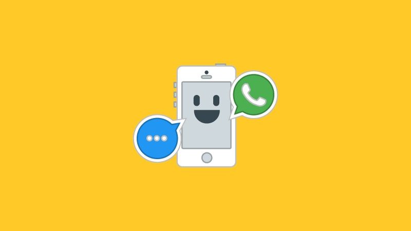 Ilustração de um celular sorrindo com o símbolo do WhatsApp.