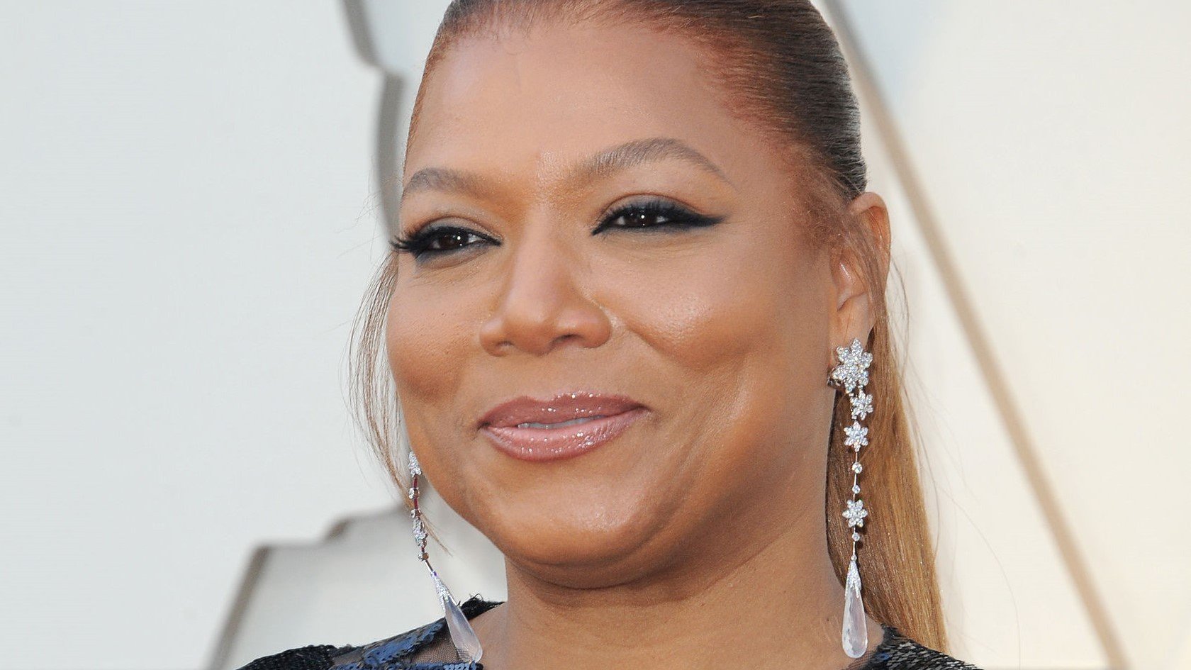 Queen Latifah sorrindo