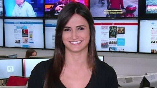 Repórter Mari Palma sorrindo