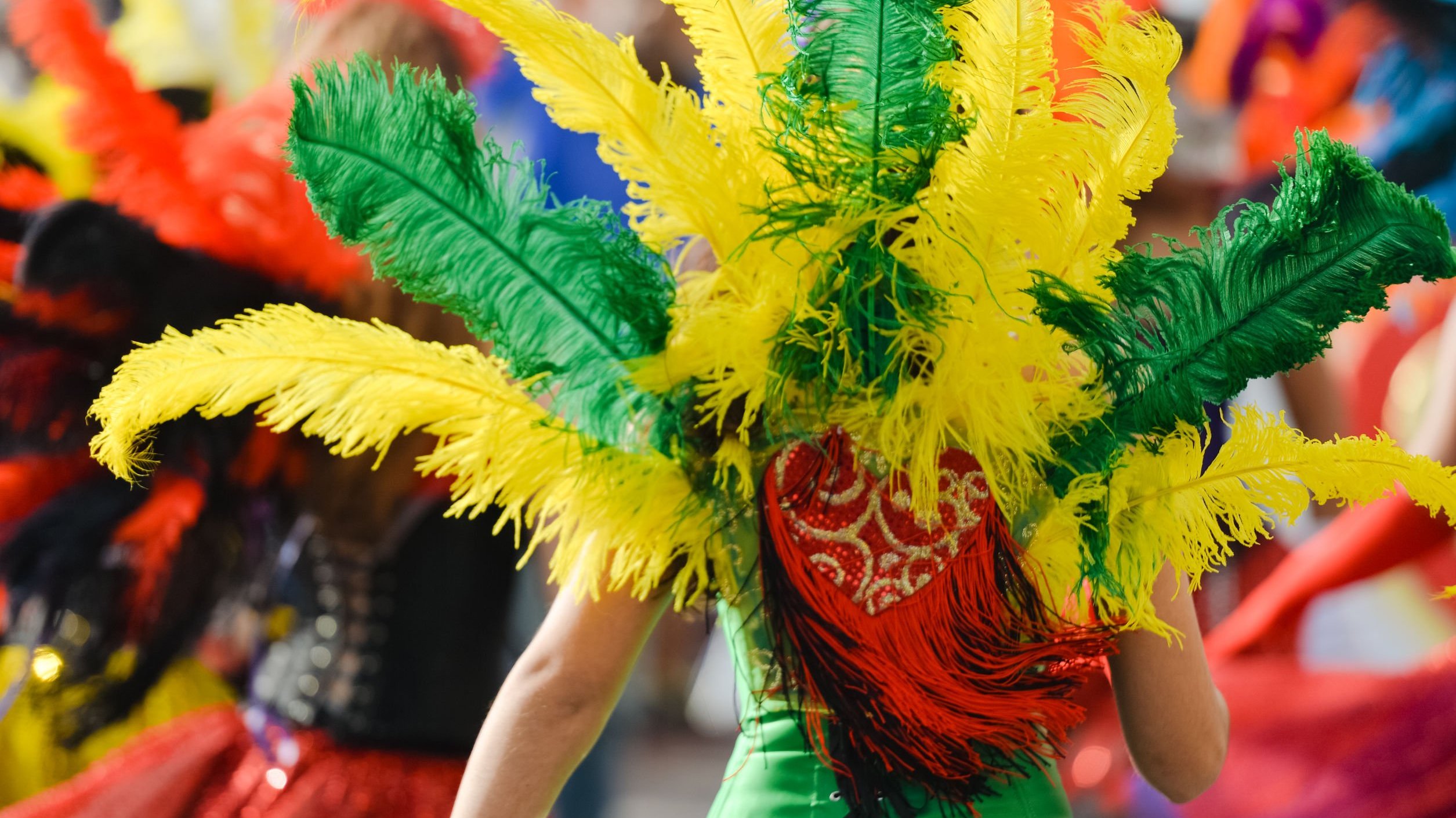 aquapictures/ 123RF Pessoa usando roupas de Carnaval