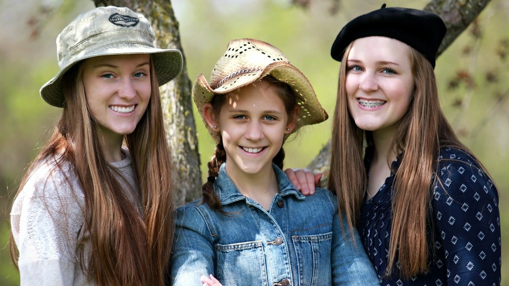 Foto de meninas primas sorrindo