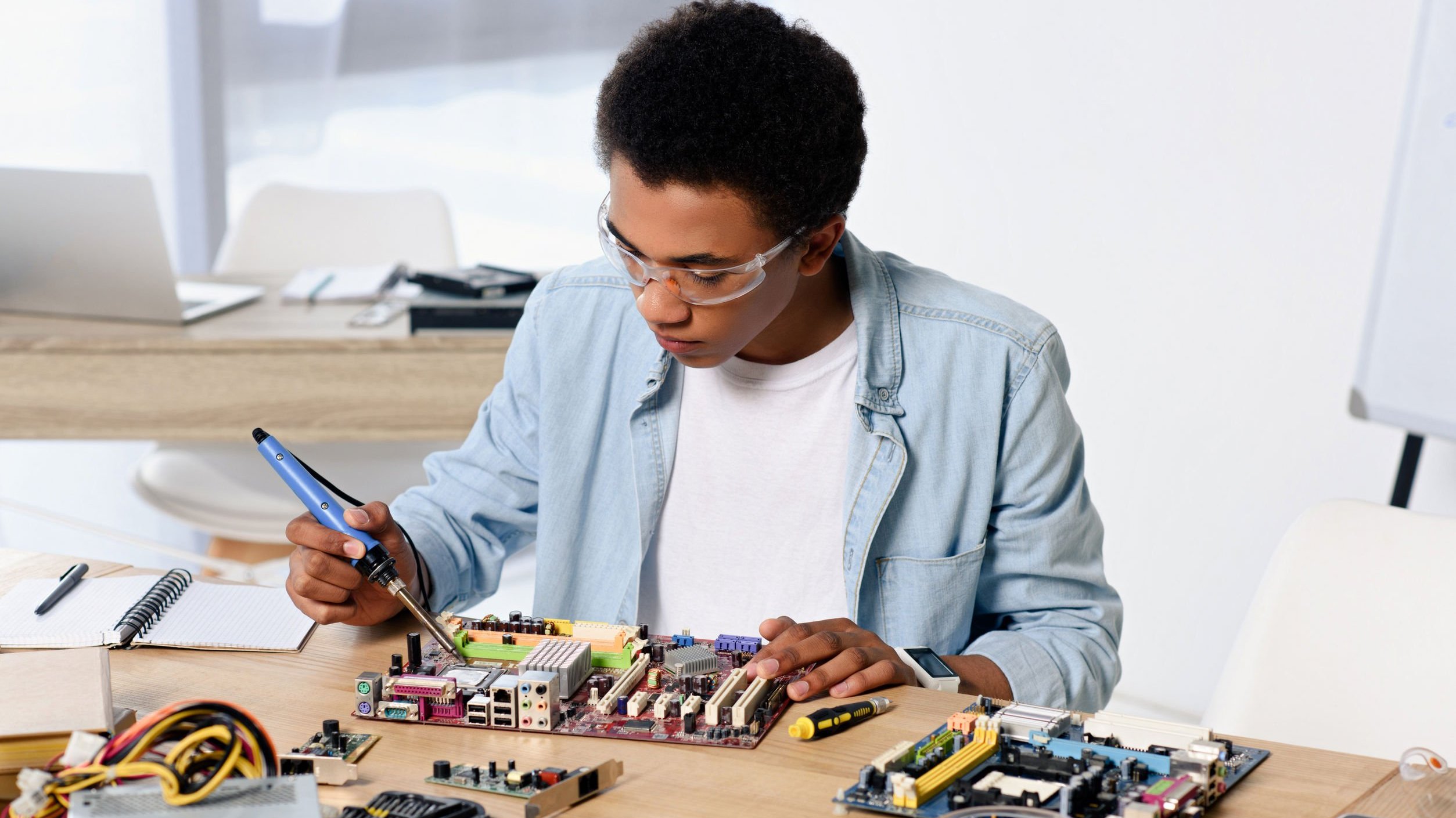 Estudante de Engenharia Elétrica.