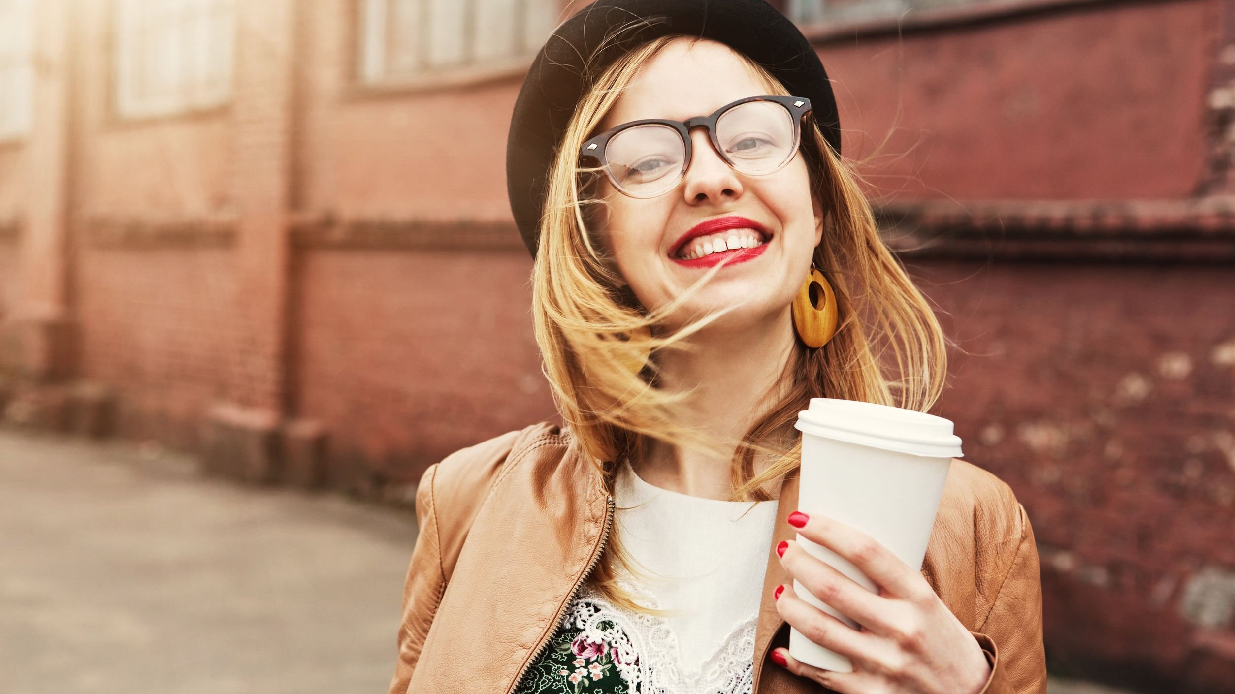 Mulher sorrindo.