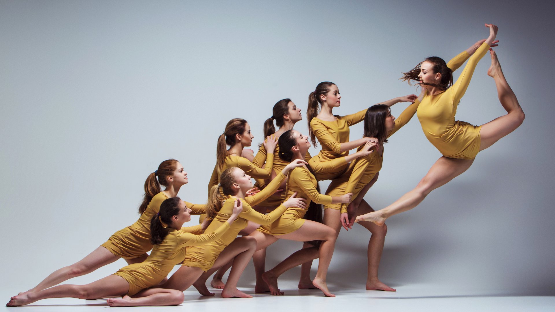 master1305 / Getty Images Pro / Canva Dançarinas montando coreografia