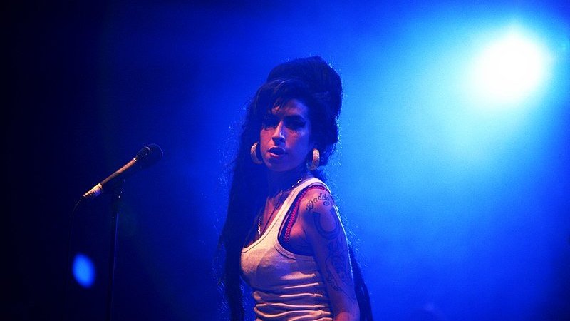 Amy Winehouse.