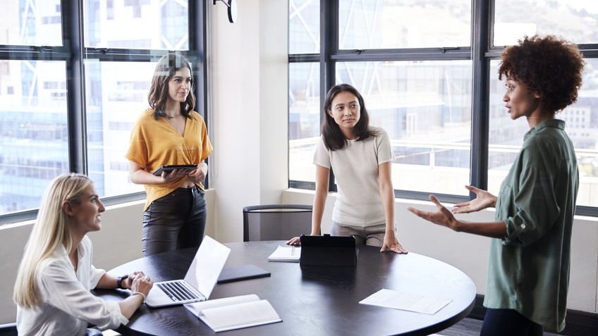 Mulheres em reunião