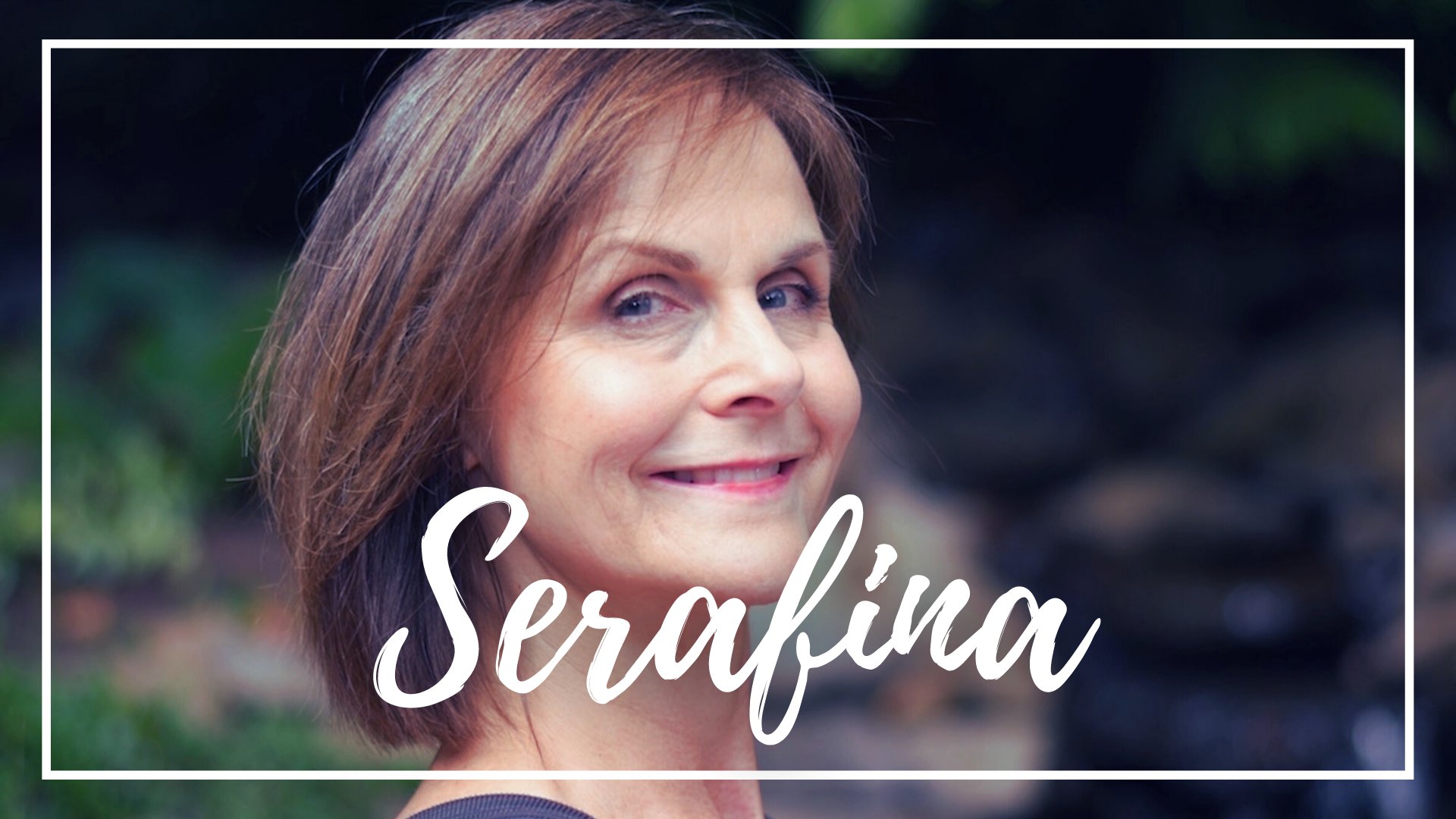 KimBrown1 / Pixabay / Canva / Mensagens Com Amor Uma mulher branca e de idade madura com a cabeça virada à direita sorri