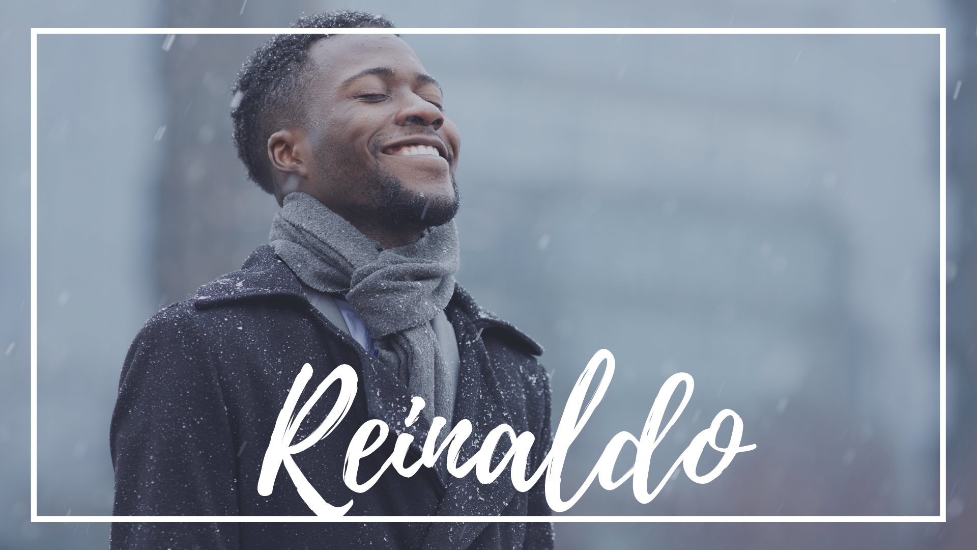 shironosov / Getty Images Pro / Canva homem sorridente de olhos fechados usando roupas de frio