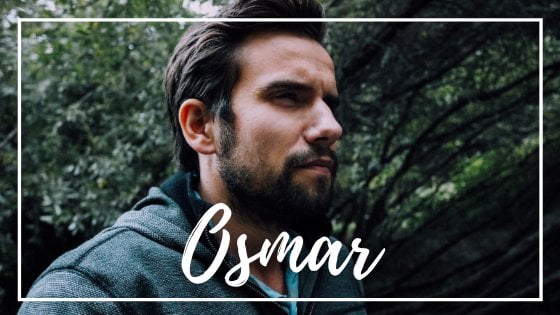 Mensagens Com Amor / Canva Homem olhando pro lado seriamente numa floresta