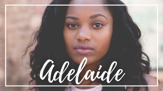 Pexels/pixabay mulher negra de cabelo cacheado olhando para a câmera