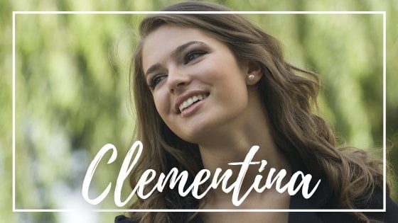 Mensagens Com Amor / Canva Mulher sorrindo espontaneamente