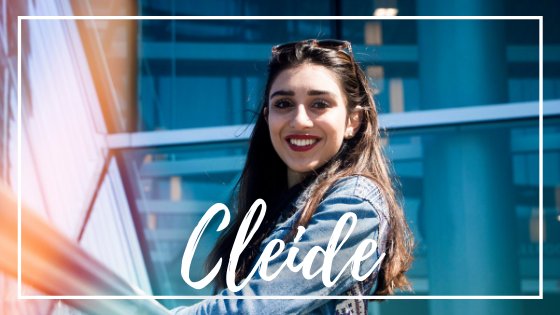 Hamman La de Pexels / Mensagens Com Amor / Canva Mulher sorrindo para a foto