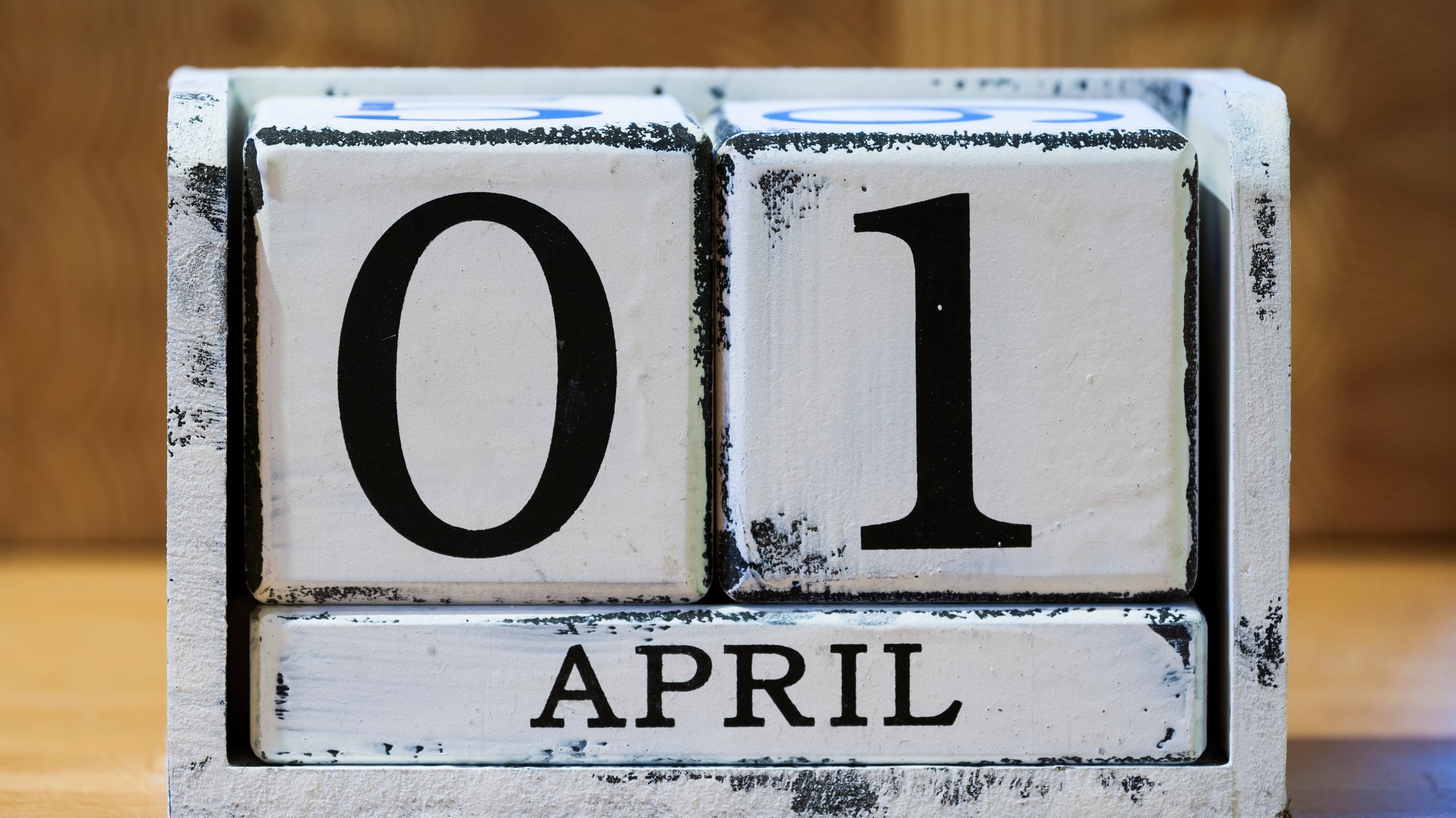 Objeto indicando o dia primeiro de abril
